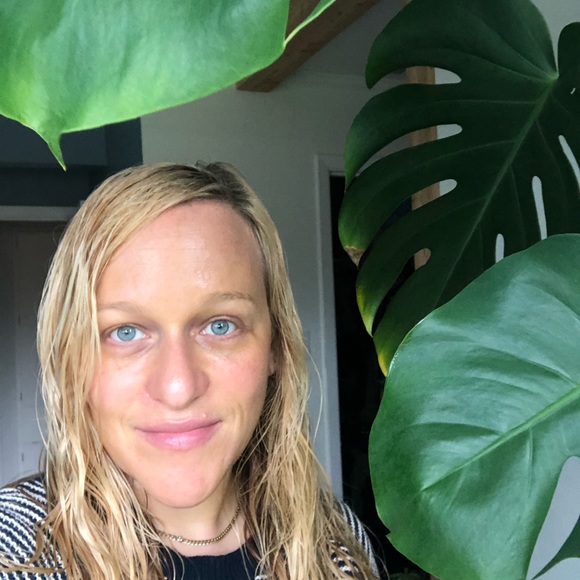 Meet your Posher, Raina - Picture 3 of 8